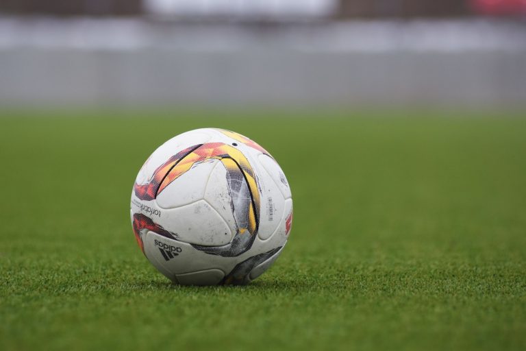 Lire la suite à propos de l’article Comment Oxxma Sports révolutionne la discussion foot